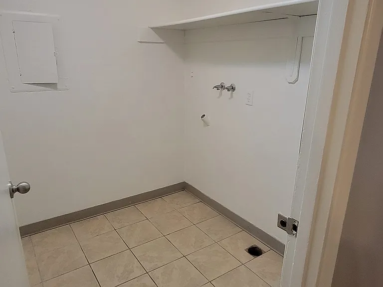 Orchard Court apartments — Photo 9