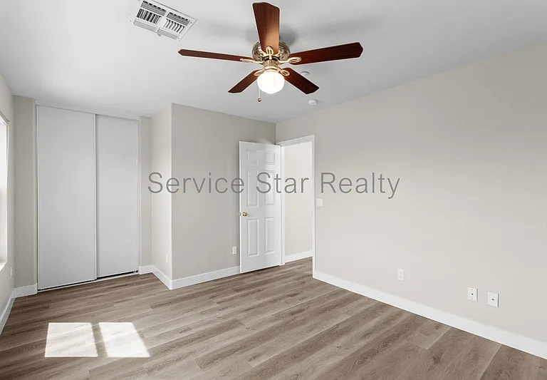 7500 E Deer Valley Rd #31 — Photo 13