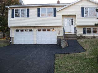 52 W Shore Dr, Milford, CT 06460