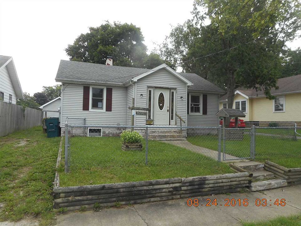 1st image of 1414 S Meeker Ave