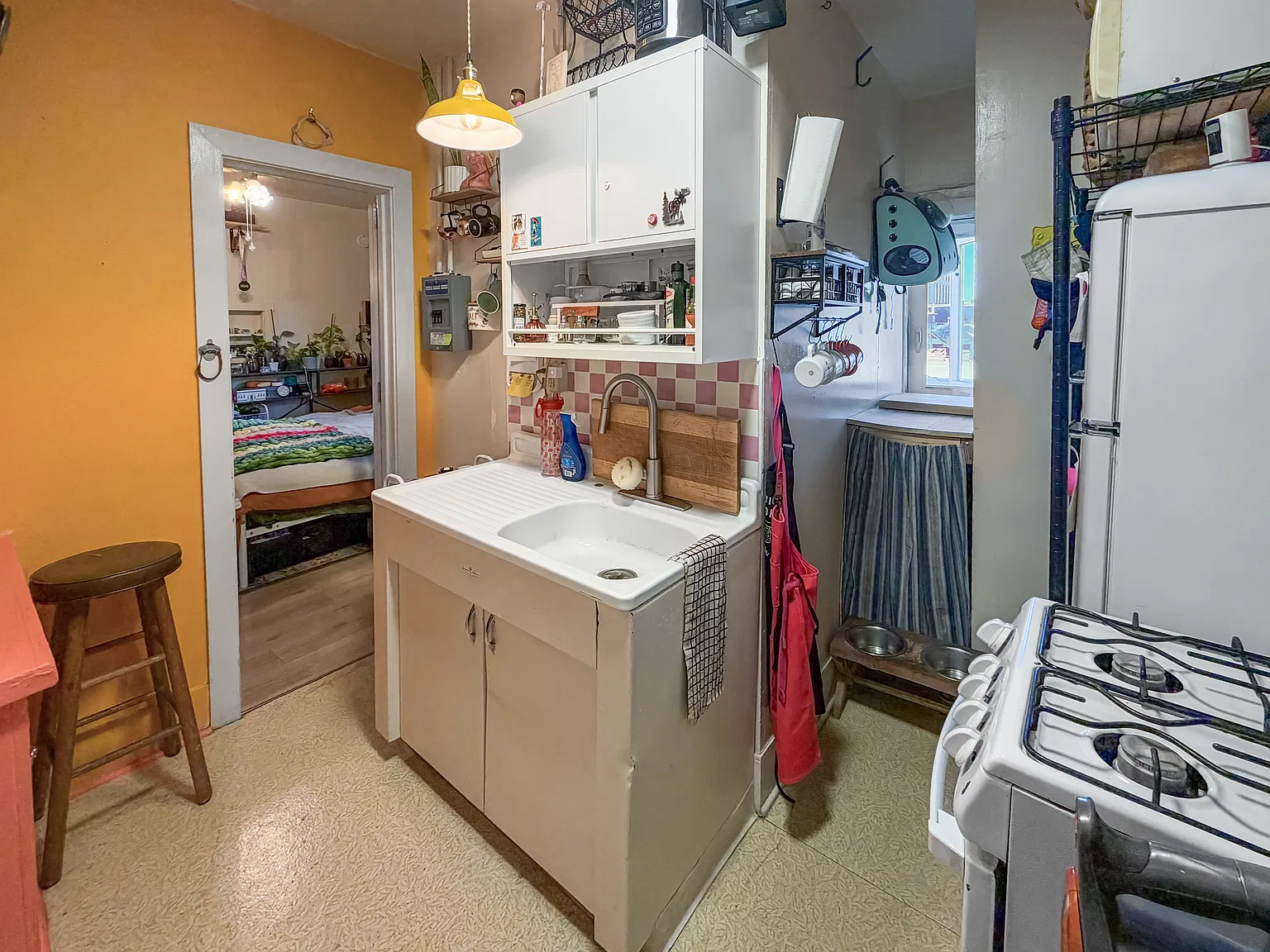 Studio, 235 sqft, $890 — Photo 3