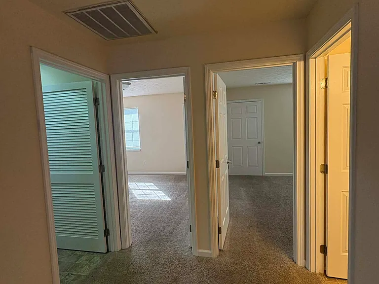 1618 McIntosh St #C — Photo 5