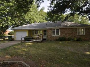 1249 W Cypress St, Rogers, AR 72756