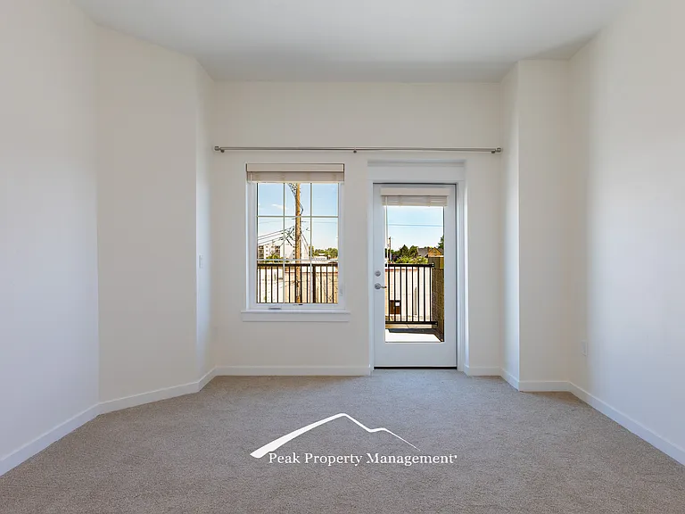 120 12th Ave S #302 — Photo 8