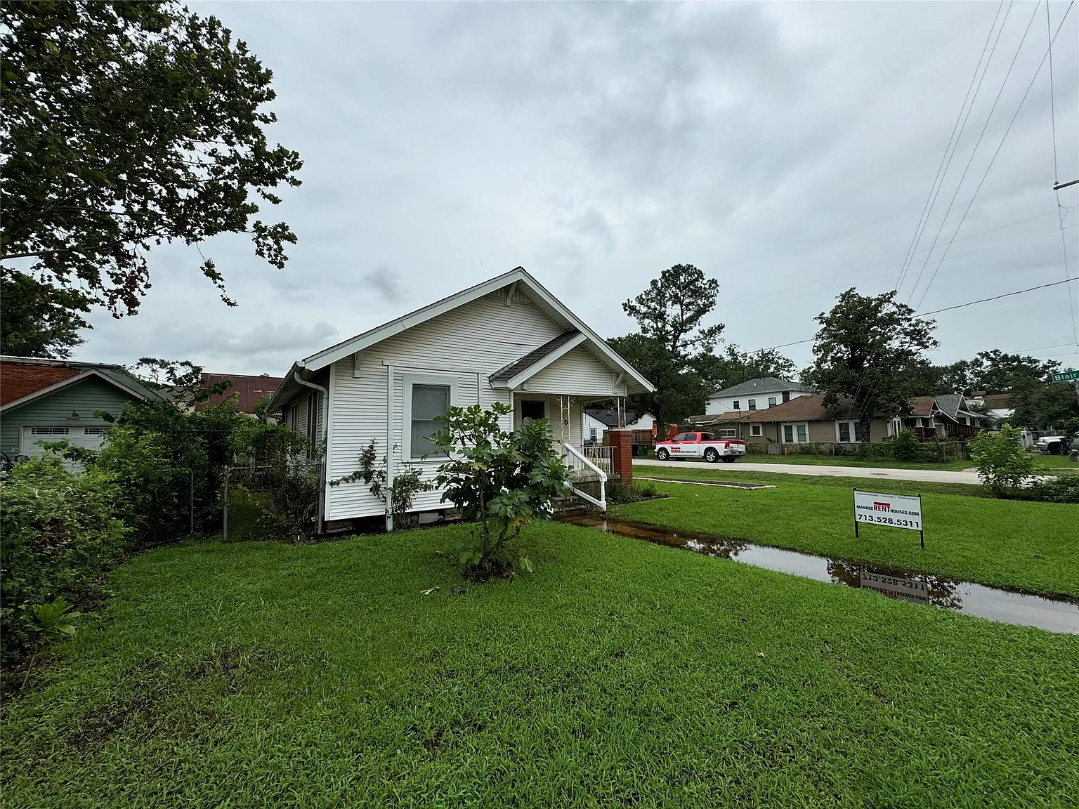 2 bed, 1.0 bath, 1100 sqft, $1,600 — Photo 3