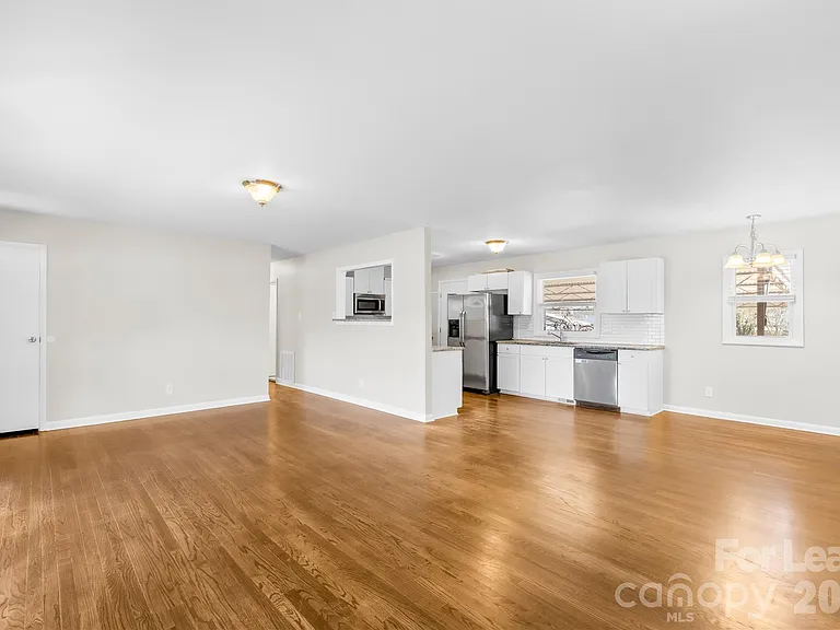 4033 Woodgreen Ter — Photo 8