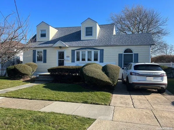54 Hewlett Point Avenue, East Rockaway, NY 11518