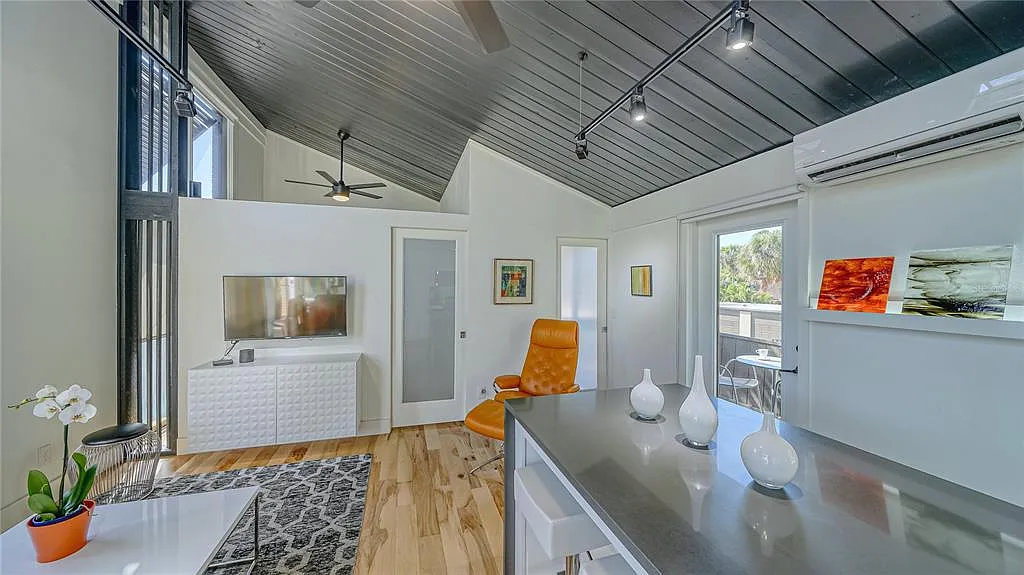 1 bed, 561 sqft, $3,500 — Photo 3