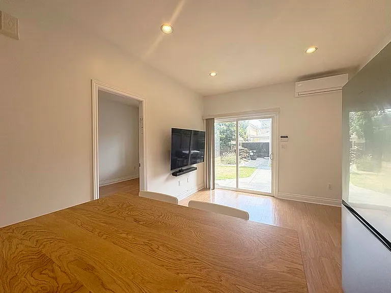 8144 Wedgewood St — Photo 2