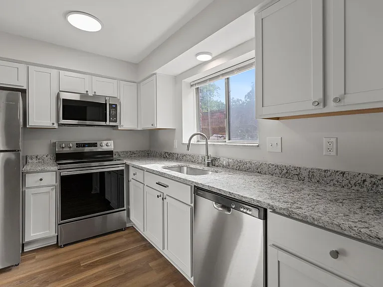 Milford Village Flats — Photo 14