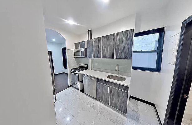 1st image of 1446 1st Ave #4K