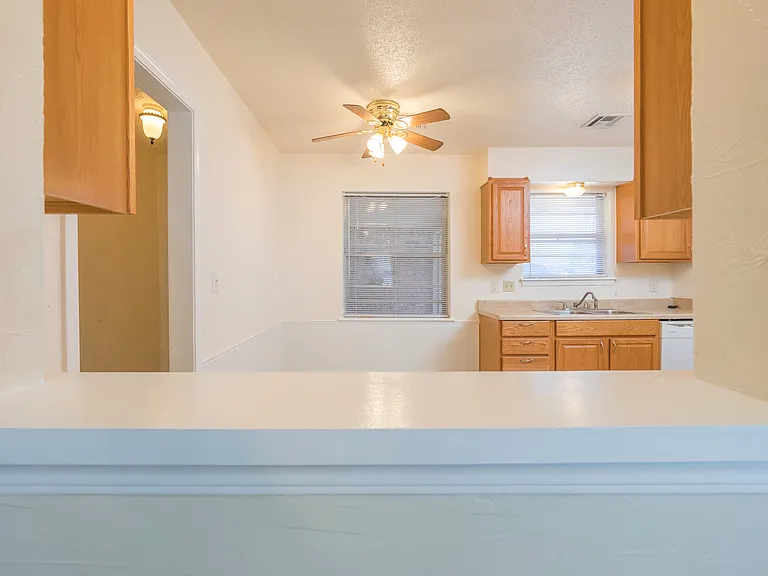 1302 Sequoyah Ave — Photo 3