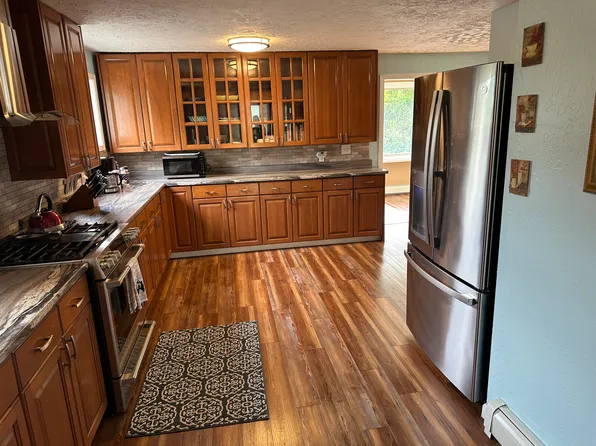 21837 Settlers Dr, Chugiak, AK 99567