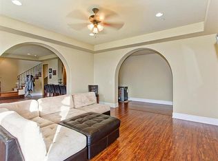 29524 Meadow Glen Way W, Escondido, CA 92026