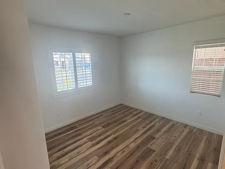 5161 Rowel St — Photo 35