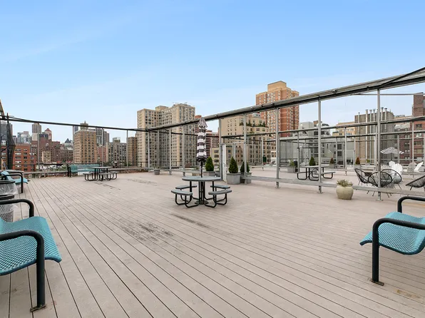 215 East 24th Street 307 image 7 of 7