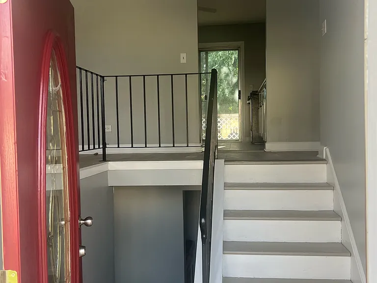 1772 Frank Ct — Photo 2