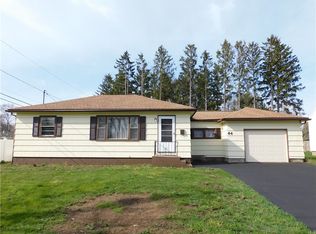 44 Hiett Rd, Rochester, NY 14626