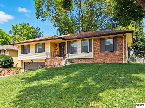 13556 Stanford St, Omaha, NE 68144