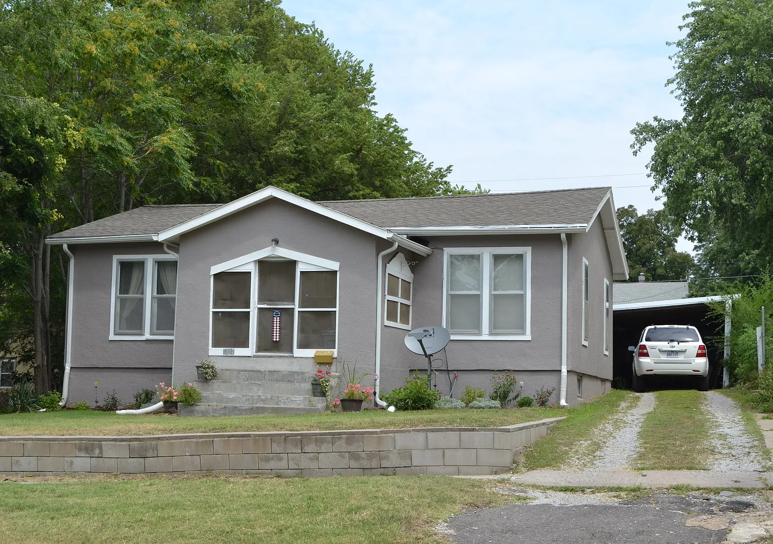 Nice 2 bedroom home for rent in Clay Center — Photo 1