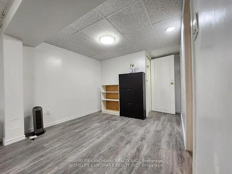 1500 Sandhurst Cir #24 — Photo 10
