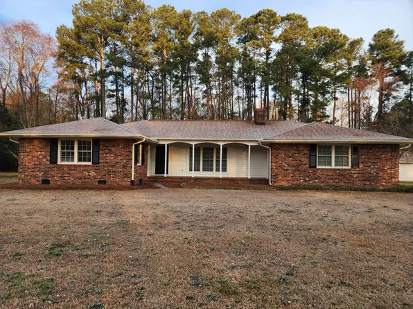 1303 Middle Rd, Eastover, NC 28312