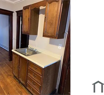 5 Burton St #2R