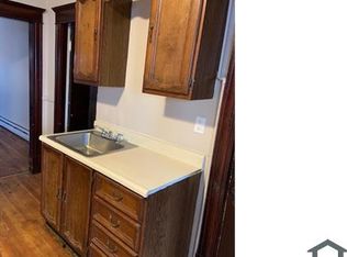 5 Burton St #1R, Chicopee, MA 01013