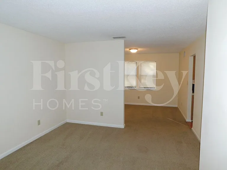 3931 Springleaf Dr — Photo 2