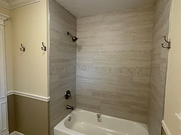 602 N Michigan Ave — Photo 20