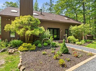 889 George Carter Rd, Becket, MA 01223