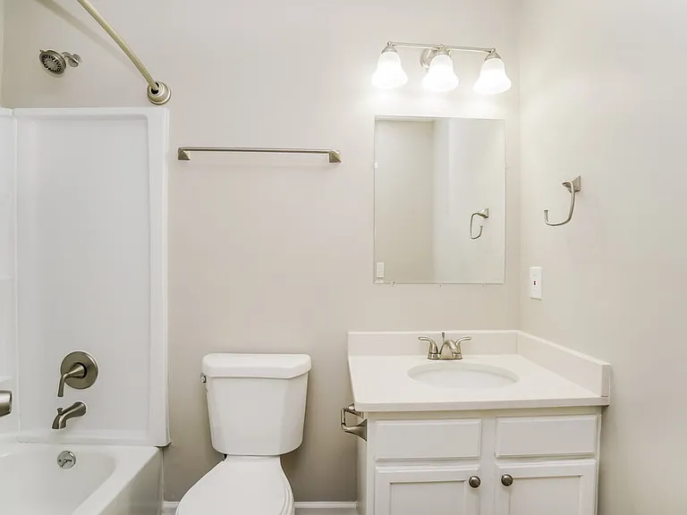 490 Durham Ln — Photo 16
