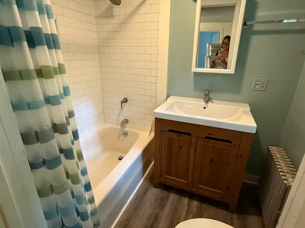 9 Kingsley Ave, Haydenville, MA 01039