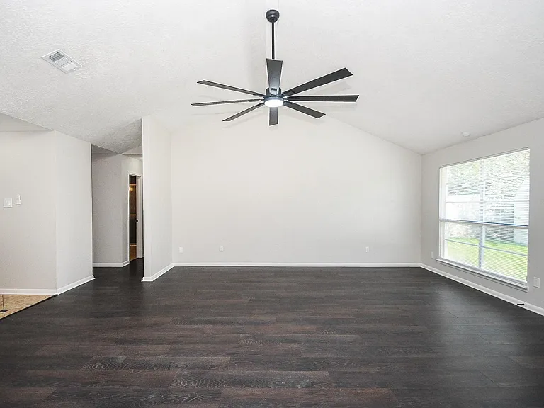 6906 Grant Dr — Photo 6