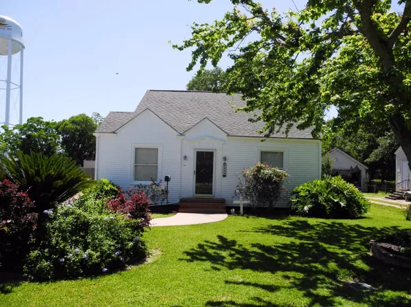 6440 32nd St, Groves, TX 77619