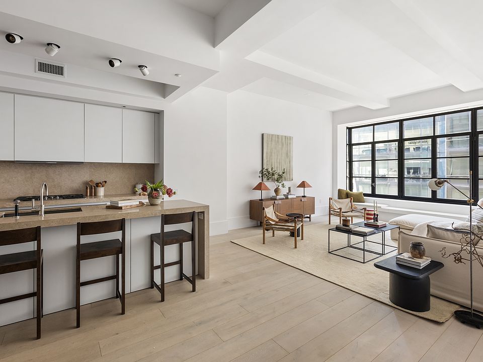 1st image of 404 Park Ave S APT 10D