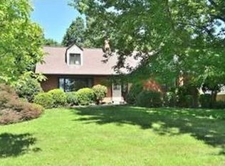 426 Sangree Rd, Pittsburgh, PA 15237