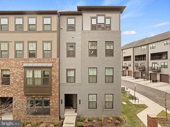 2nd image of 2346 Water Promenade Ave Unit 2B