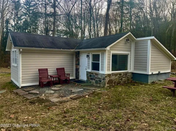 800 Hallet Rd, East Stroudsburg, PA 18301