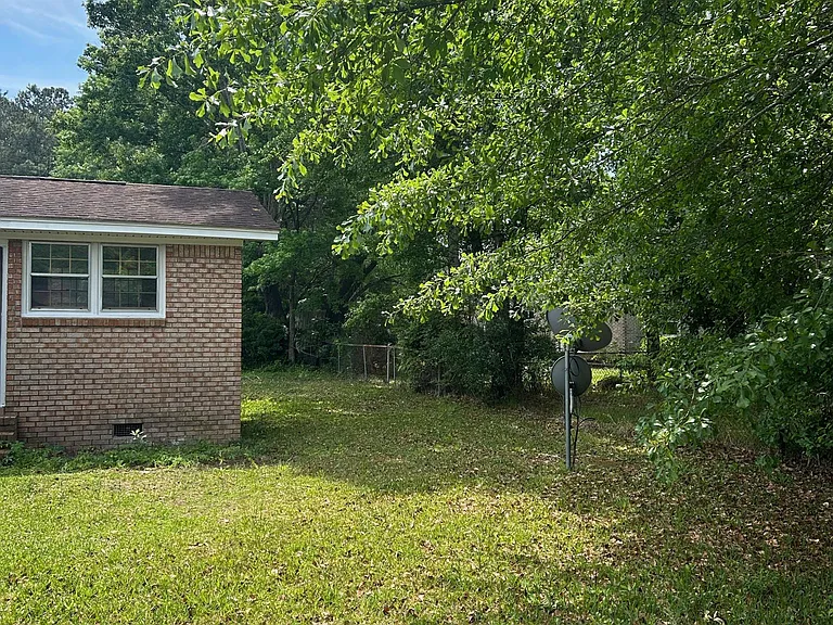 1818 Saint Julian Dr — Photo 18