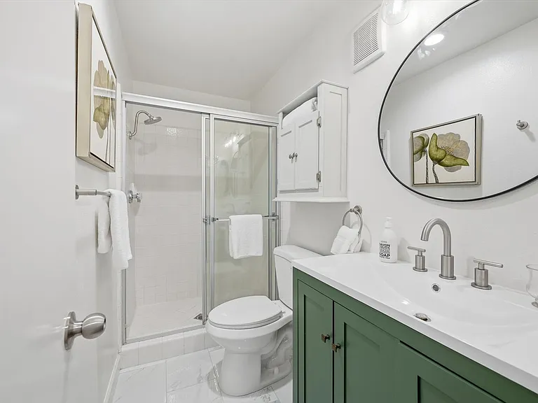 222 7th St #202 — Photo 11