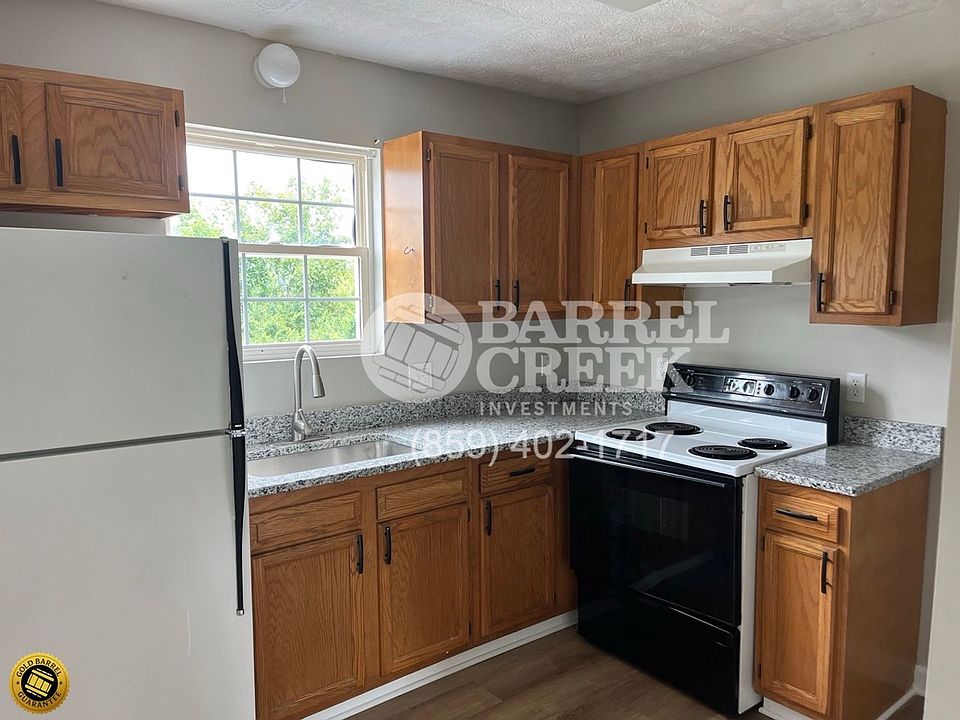 1st image of 121B Highland Ct #111-A