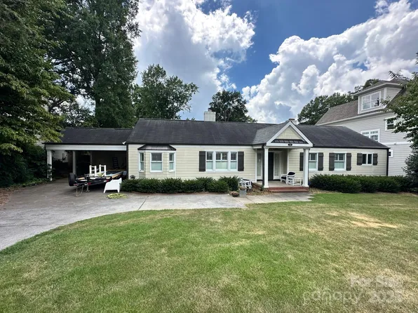 363 Tranquil Ave, Charlotte, NC 28209