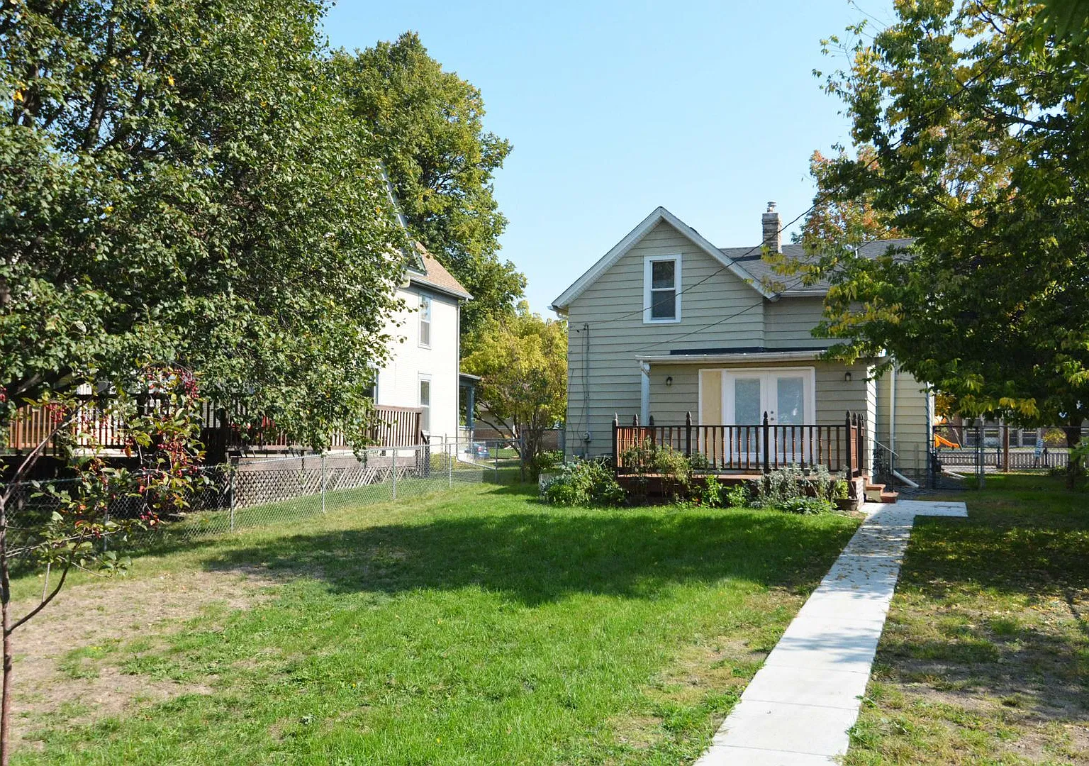 3-Bed in the Heart of NE Minneapolis W/ Fenced Yard & Two-Car Garage — Photo 2