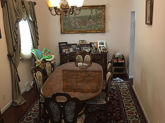 5th image of 612 Laramie Pl