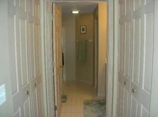 1761 Pavilion Way UNIT 302, Park Ridge, IL 60068