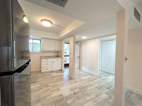 5th image of 3154 Via Poinciana #311