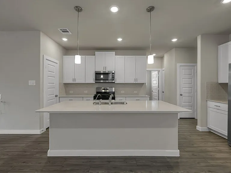9522 Sugar Berry Dr — Photo 8