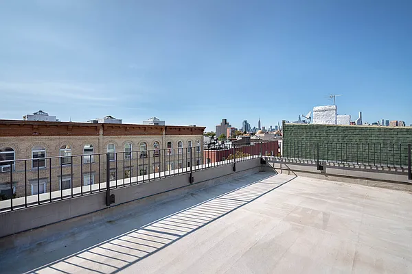 Rented by Century 21 Metropolitan | media 10