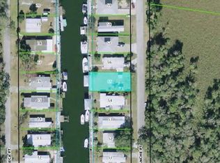 2696 N Comanche Point, Crystal River, FL 34429